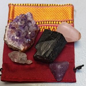 Mood lifting Crystal Set with Pouch